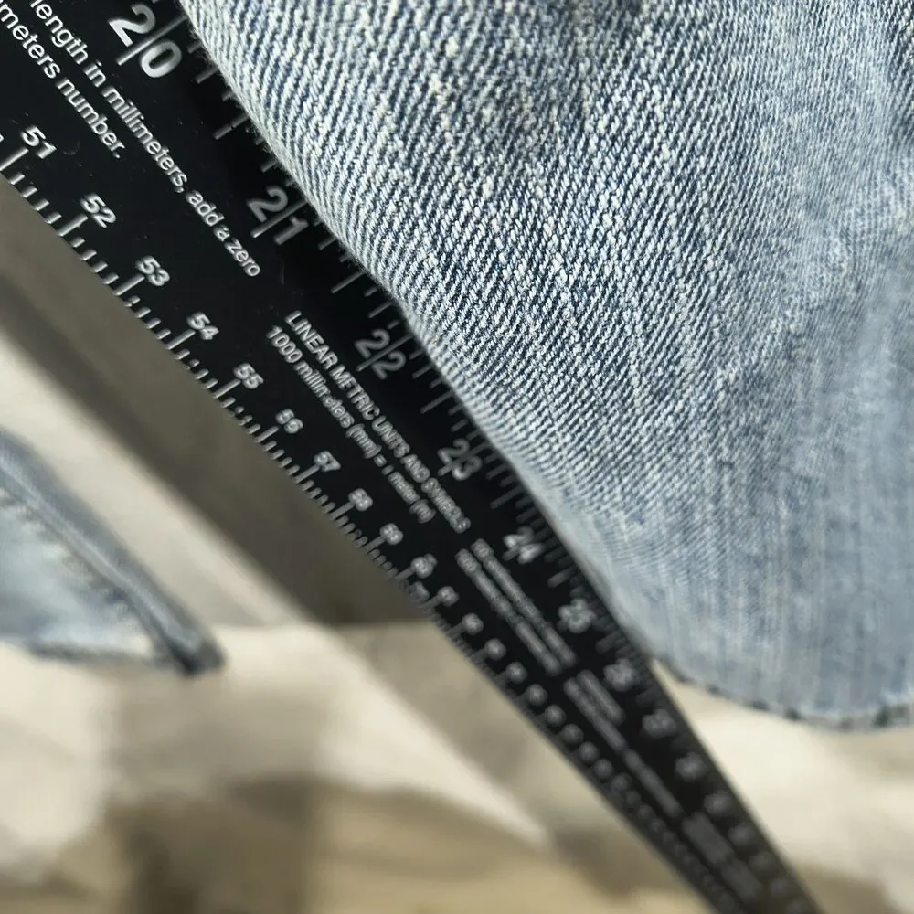 Levi's Denizen 236 Men's Size 33 X 30 Distressed Regular Fit Jeans